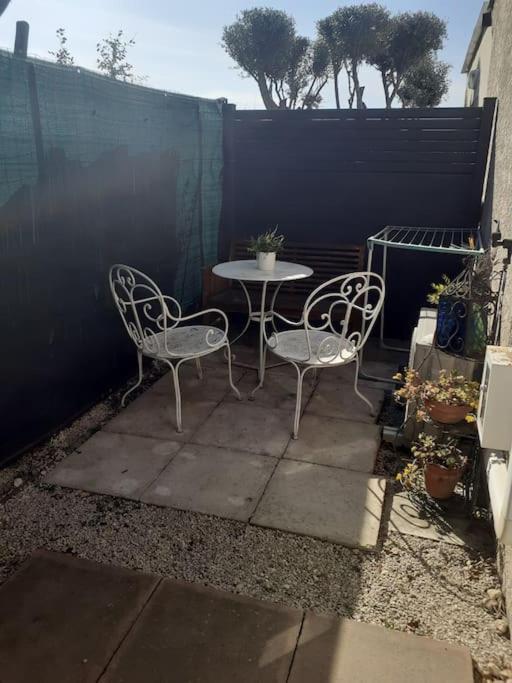 Studio- Terrasse -Place De Parking Prive Marseille Bagian luar foto